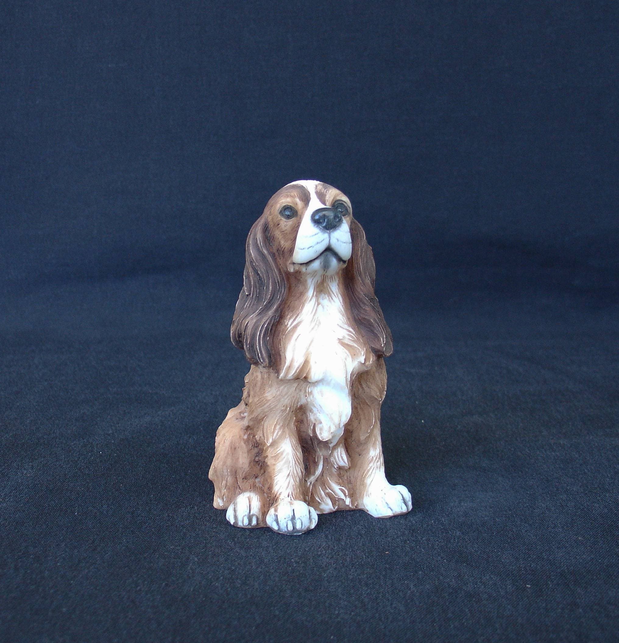 Coker Spaniel pet dog statue sitting on the floor