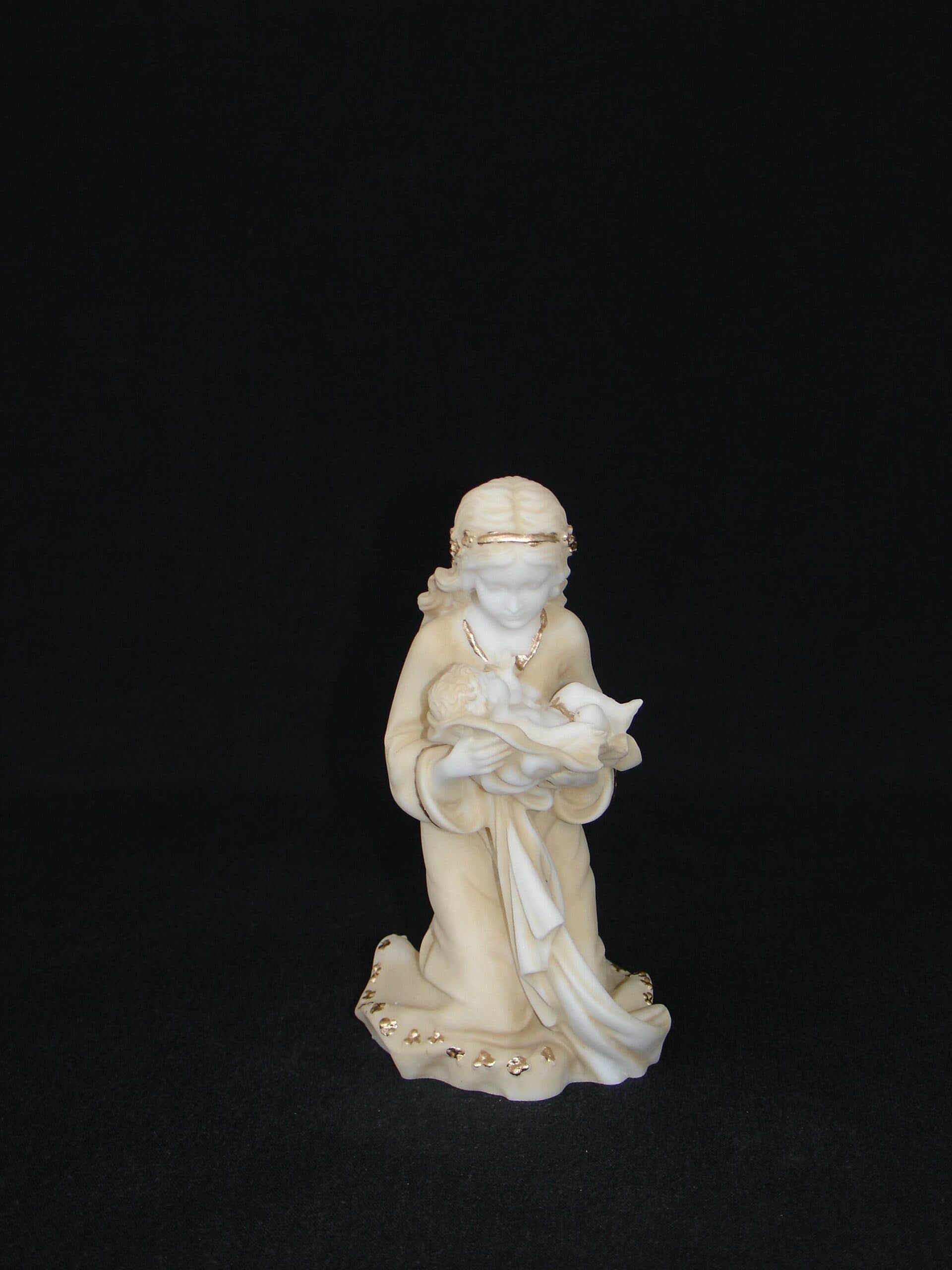 Mary holding baby Jesus statue