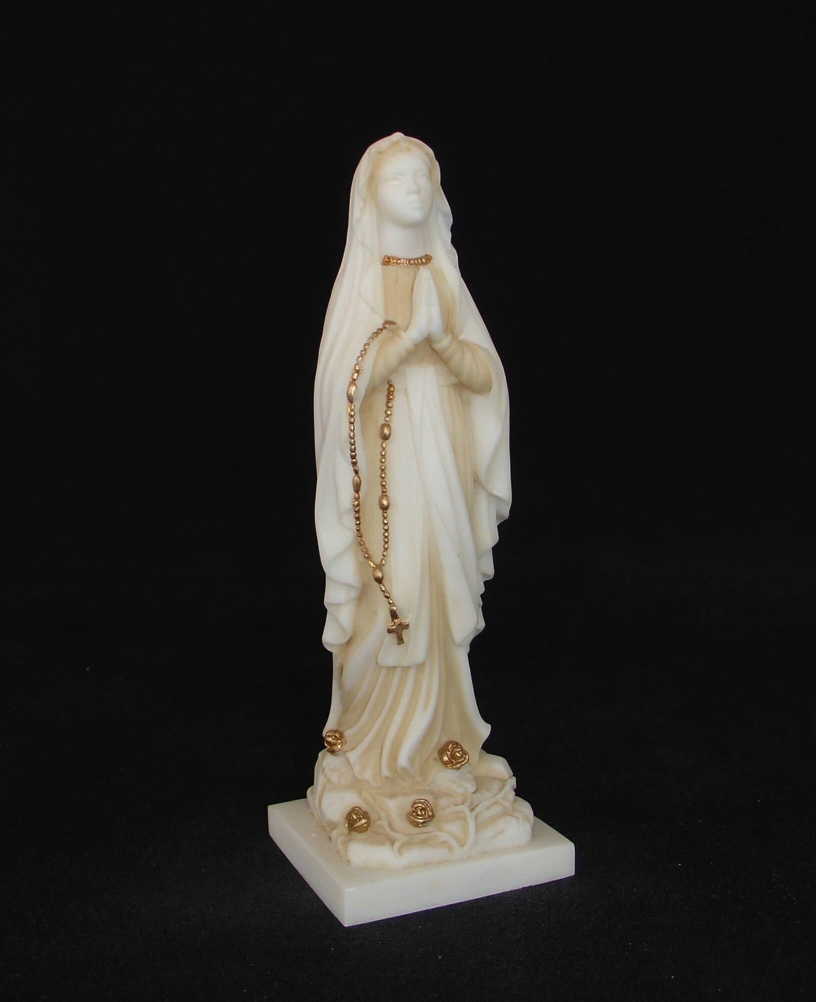 Virgin Mary praying statue